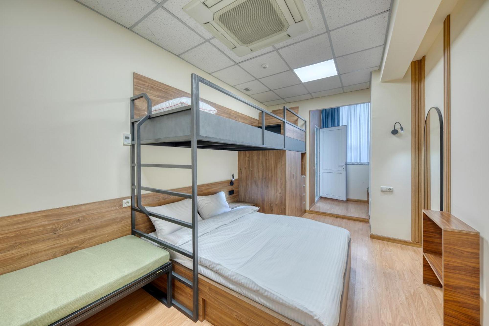 Tropica Inn Hotel Jereván Kültér fotó
